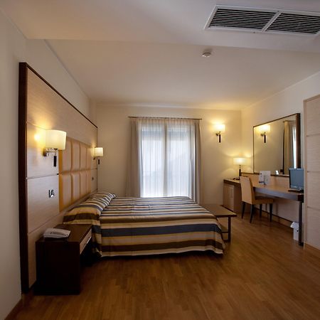 Virgilio Grand Hotel Сперлонга Екстериор снимка