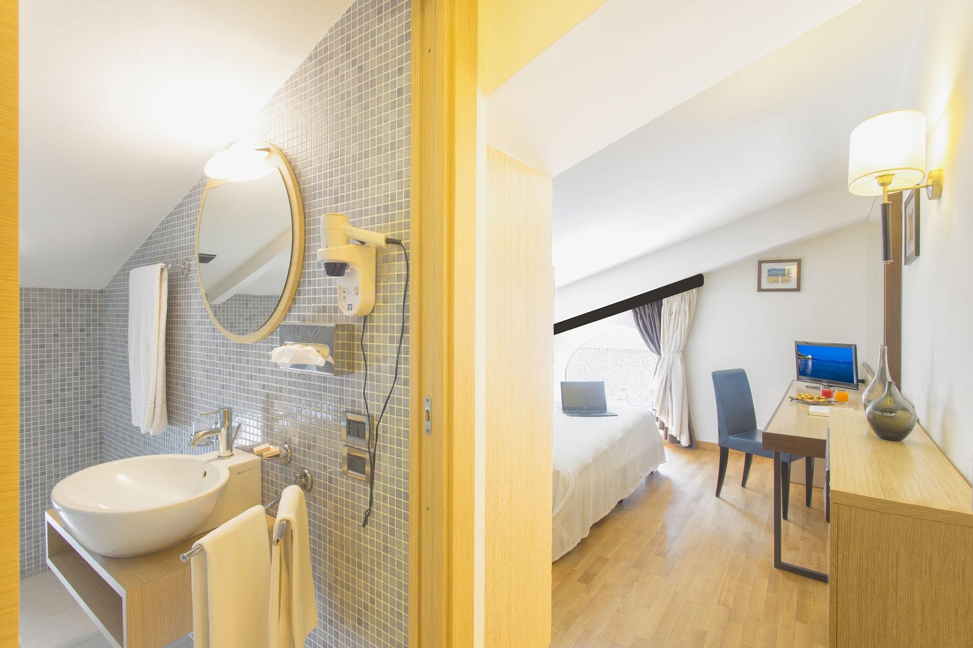 Virgilio Grand Hotel Сперлонга Екстериор снимка