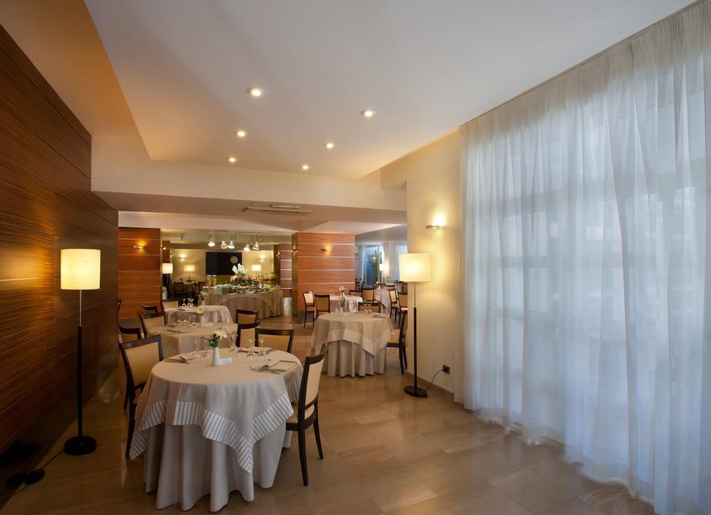Virgilio Grand Hotel Сперлонга Екстериор снимка