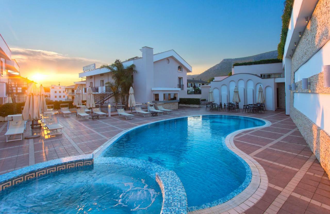 Virgilio Grand Hotel Сперлонга Екстериор снимка