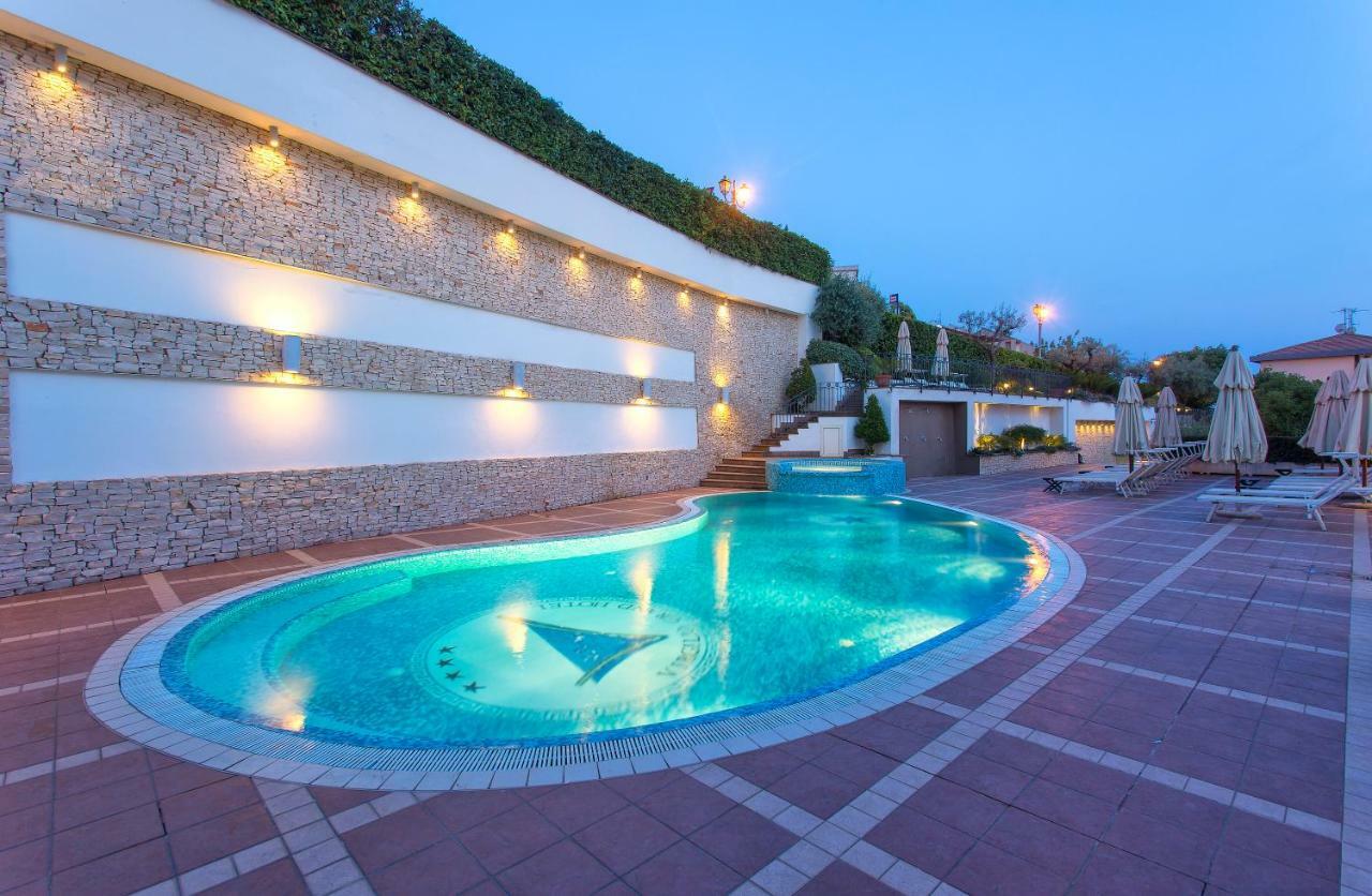 Virgilio Grand Hotel Сперлонга Екстериор снимка